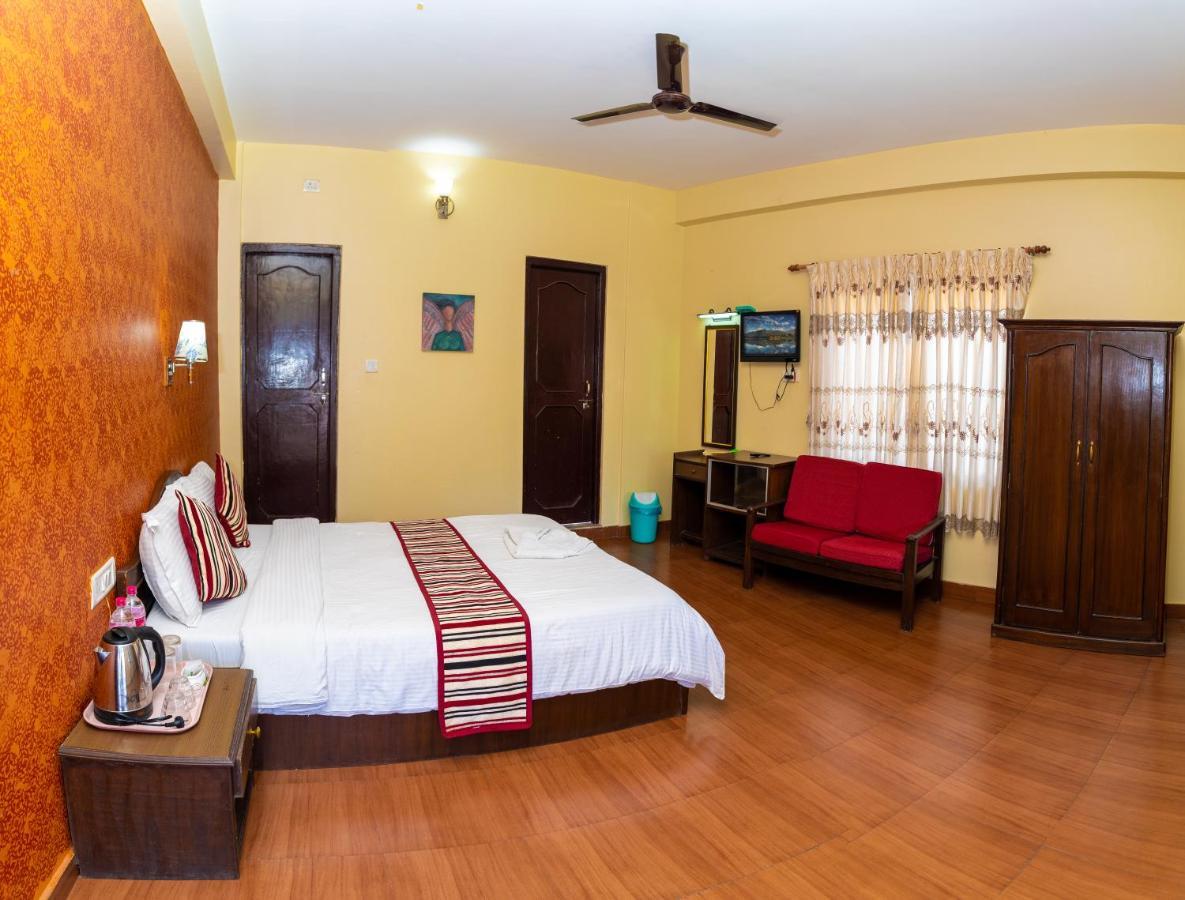 Butterfly Lodge Pokhara Ngoại thất bức ảnh