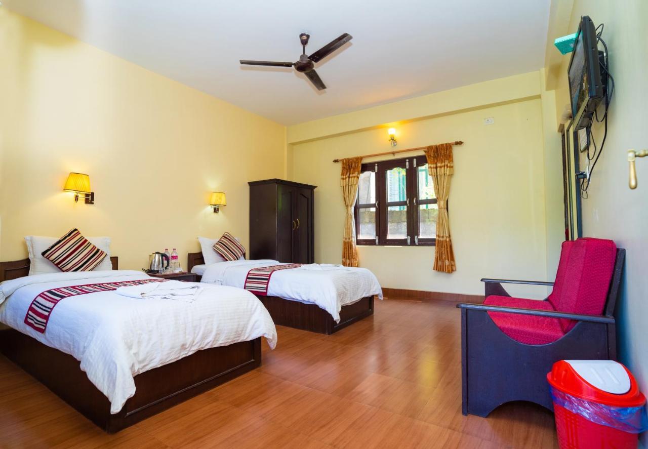 Butterfly Lodge Pokhara Ngoại thất bức ảnh