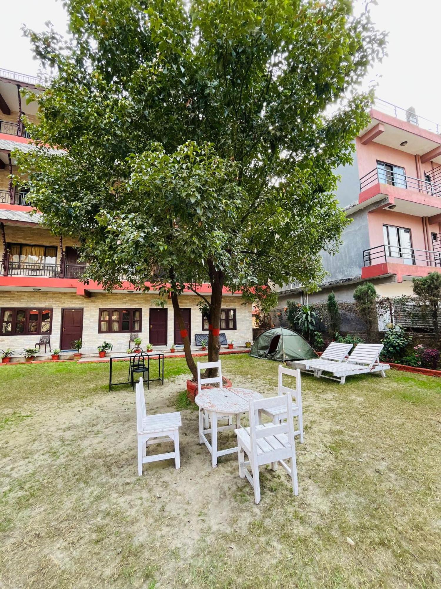 Butterfly Lodge Pokhara Ngoại thất bức ảnh
